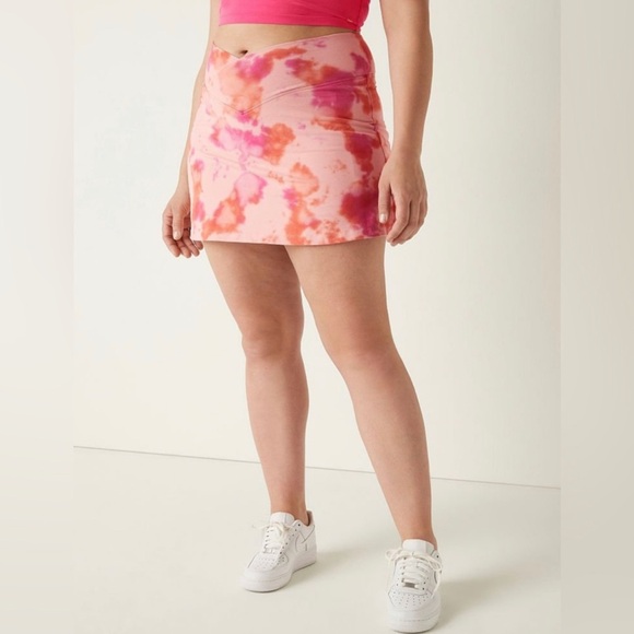 PINK Victoria's Secret Dresses & Skirts - 💚 NWT PINK Victoria's Secret High Waist V-Crossover Skort Peach/Pink Tie Dye 💚